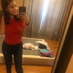 Meet your Posher, Elisa